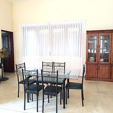 Shalom Apartment Peradeniya Luaran gambar