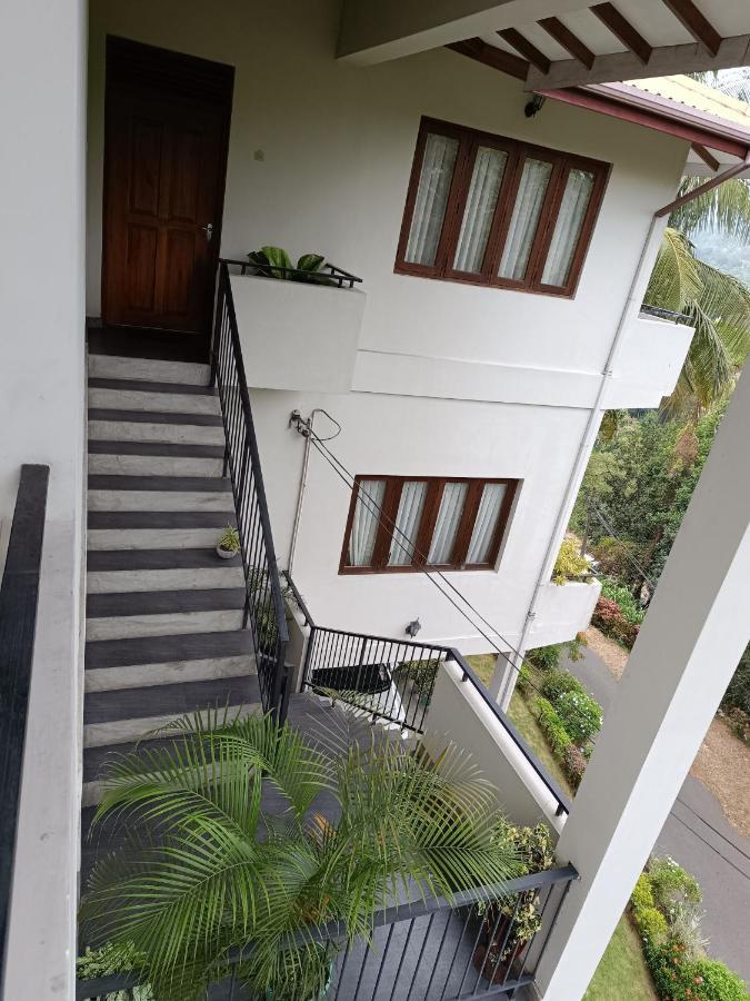 Shalom Apartment Peradeniya Luaran gambar