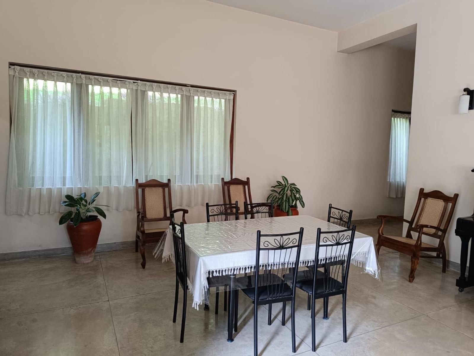 Shalom Apartment Peradeniya Luaran gambar