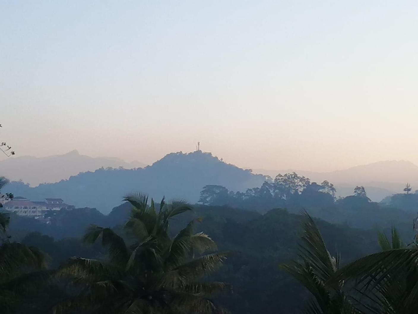 Shalom Apartment Peradeniya Luaran gambar